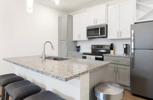 Lake Wales Apartment | Landing | Amazing 1BD, Game Room