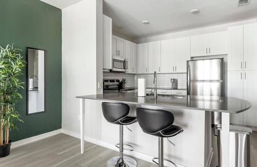 Sun City Center Apartment | Landing | Amazing 1BD, Gym
