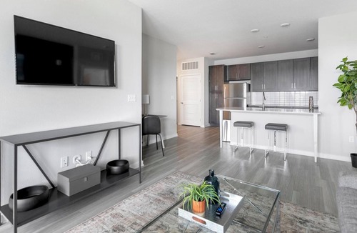 Sun City Center Apartment | Landing | Chic 2BD, Gym