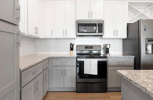 Lake Wales Apartment | Landing | Stylish 2BD, Game Room