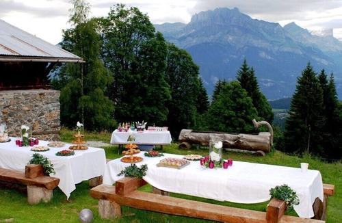 Cordon Ski Chalet | Large alpine chalet 250 m2 with all comforts for 25 people in Cordon (74)