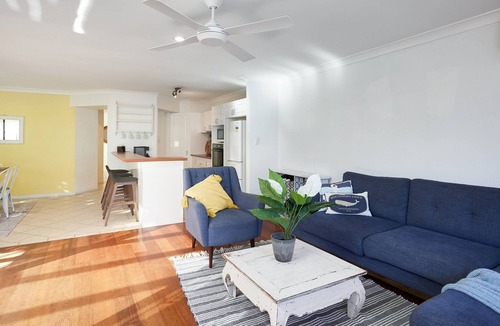 Miami House | Large and light Townhouse 600m from Burleigh Beach