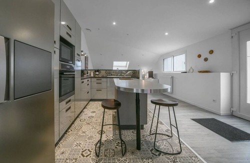 Champ-Capelet Apartment | Large apartment with terrace, free parking