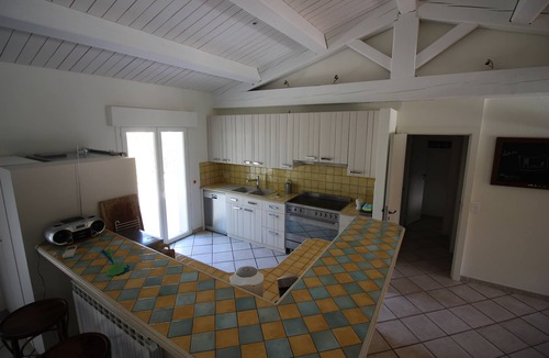 Besse-sur-Issole Villa | Large, beautiful villa on wooded grounds, swimming pool and large private plot.