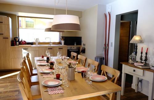 Pralognan-la-Vanoise Apartment | Large bright apartment with south facing balcony facing the mountains