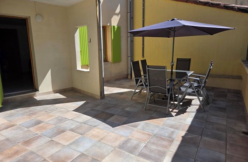 Malaucene Apartment | Large, comfortable apartment at the foot of the Ventoux, in the heart of Provence