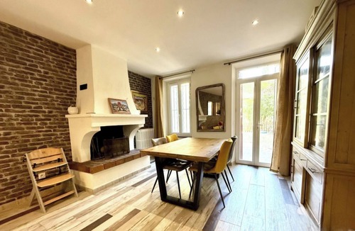 Sainte-Cecile-les-Vignes House | Large family home in the heart of the village