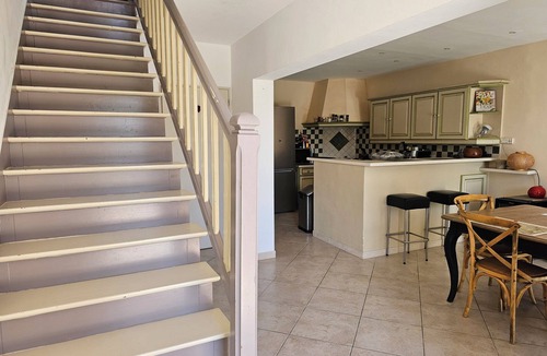 Beaumes-de-Venise House | Large Gîte in the heart of the Vineyards – 200m² – Swimming pool, Jacuzzi & Wine tasting