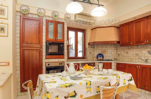 Amalfi House | Large house in Amalfi center, wifi, AC, short walking distance to the beaches.