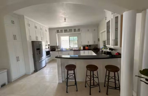 Stewart Town House | Large Mansion See details before booking