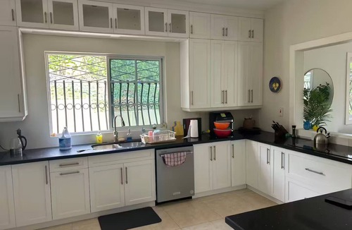Stewart Town House | Large Mansion See details before booking