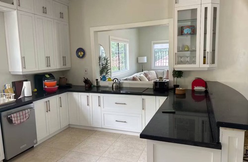 Stewart Town House | Large Mansion See details before booking