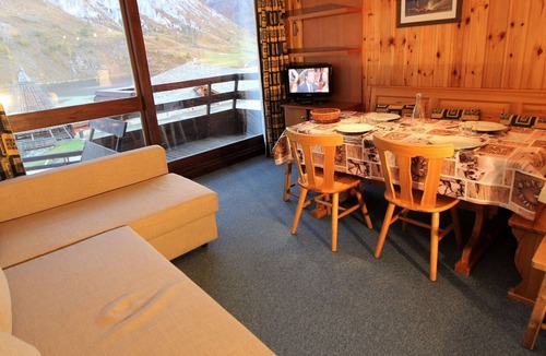 Tignes le Lac Apartment | Large studio for 4 ppl. with balcony and lake view in Tignes