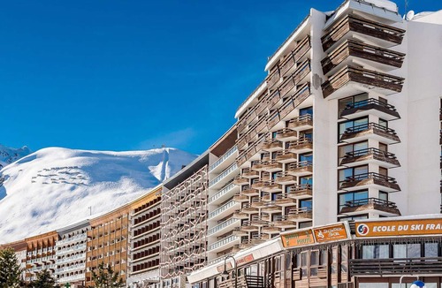 Tignes le Lac Apartment | Large studio for 4 ppl. with balcony and lake view in Tignes
