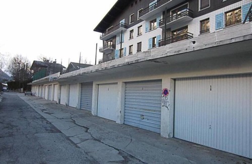 Chamonix City Centre Apartment | Large, sunny, quiet location, close to all amenities, direct view of Mont Blanc