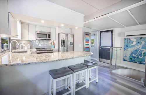 South Pasadena Boat Rental | LAST MINUTE OPENINGS JULY 12 -22 KING BEDS,MASSAGES,CHEF,KAYAKS,SUP