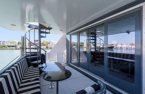 South Pasadena Boat Rental | LAST MINUTE OPENINGS JULY 12 -22 KING BEDS,MASSAGES,CHEF,KAYAKS,SUP