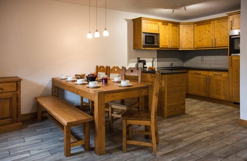 La Clusaz Apartment | LCZ - Charmant T4 spa et piscine, 4*