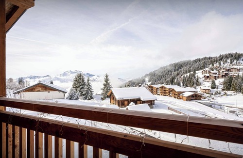 Manigod Ski Chalet | Le 1467 - Comfortable ski-in ski-out property up to 8 guests - OVO Network