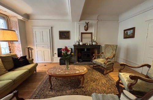 Saint-Gengoux-le-National House | Le 6 Grande Rue - Maison de ville rénovée avec jardin