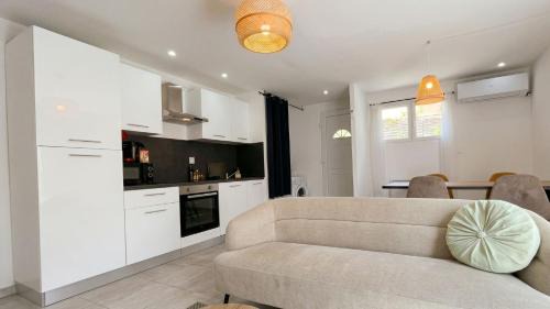Vienne Apartment | LE 84 - Grand T3 Climatisé - Terrasse & Parking Privé