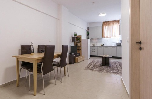 Neapoli-Sykies Apartment | Le Alex, Bright & Modern Escape near CityCenter