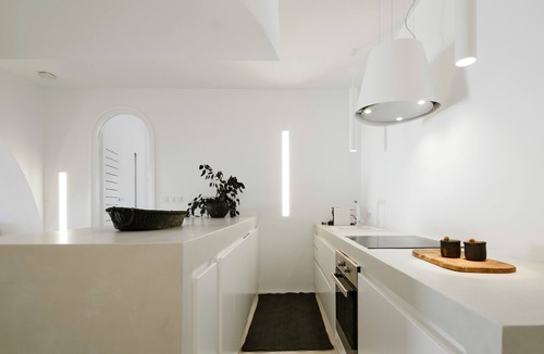 Vothon House | Le Blanc Resort Santorini - Two Luxury Houses