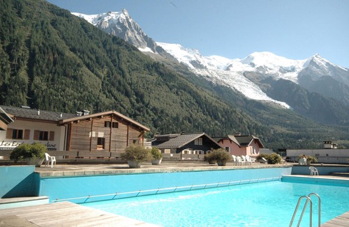 Chamonix City Centre Apartment | Le Beausite C Apartment - an apartment that sleeps 5 guests in 2 bedrooms