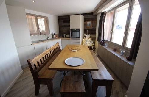 Montalbert Apartment | Le Bouquetin 8 person, 50m from slopes, in the heart of the village