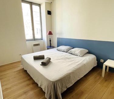 Bourg-les-Valence Apartment | Le bureau du Maire