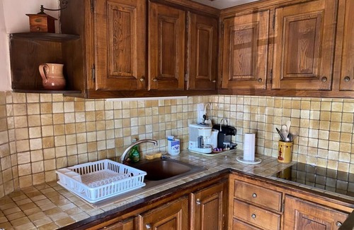 Montmeyan Apartment | Le Castelet de Montmeyan Apartment near the lakes