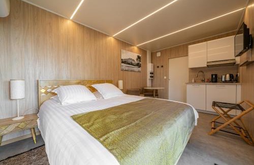 Saint-Marc-Jaumegarde Bed & Breakfast | Le Chant des Pins Lodge & Spa Tour de Keyrié