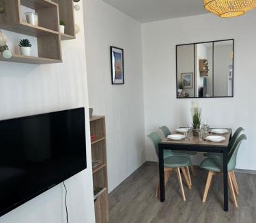 Moulins Apartment | Le Cocon Moulinois, proche gare avec services by PRIMO C0NCIERGERIE
