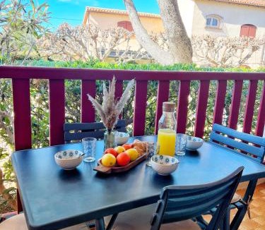 Le Brusc Apartment | "Le Front de Mer" Au coeur du Brusc à pieds des plages