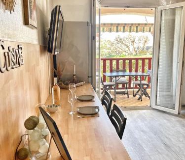 Le Brusc Apartment | "Le Front de Mer" Au coeur du Brusc à pieds des plages