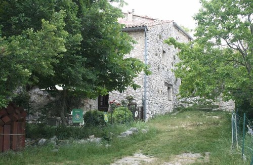 Trigance House | Le Gîte Panda Saint-maymes