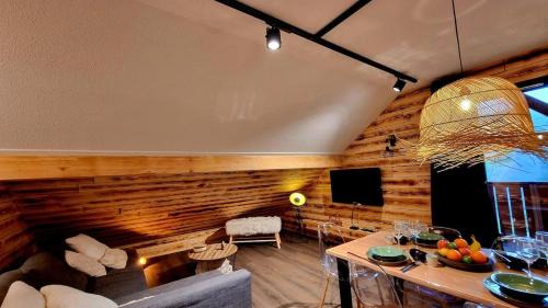 Saint-Jean-d'Arves Apartment | Le Loticeja