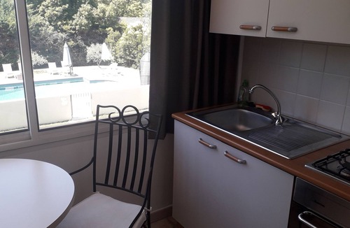 Cadenet Hotel | Le Mas du Colombier