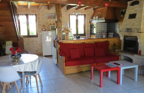 Besse-en-Chandesse House | LE MOULIN - BESSE AND SAINT ANASTAISE