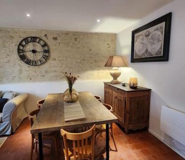 Ainay-le-Vieil House | Le Nid'Ainay Maison de Village entièrement rénovée