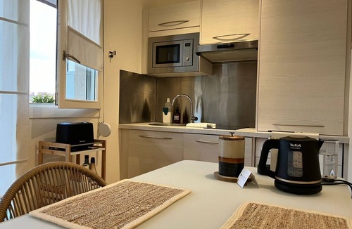 3rd Arrondissement Apartment | LE NID DES CEDRES - Magnifique Studio terrasse Montplaisir