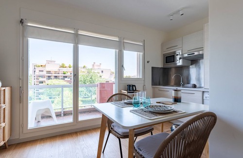 3rd Arrondissement Apartment | LE NID DES CEDRES - Magnifique Studio terrasse Montplaisir
