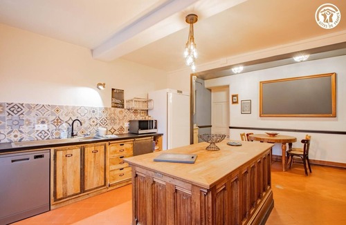 Chenay-le-Chatel House | Le Petit Chatel - CHENAY LE CHATEL