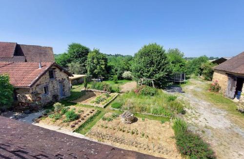 Coussac-Bonneval House | Le Potagîte, Gîte dans un jardin potager Limousin