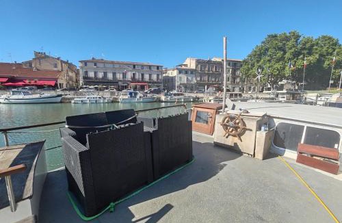Beaucaire Boat Rental | Le rêve d'Arthur Barge for 4 people in central Beaucaire