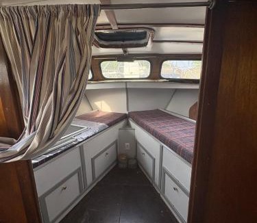 Beaucaire Boat Rental | Le rêve d'Arthur Barge for 4 people in central Beaucaire