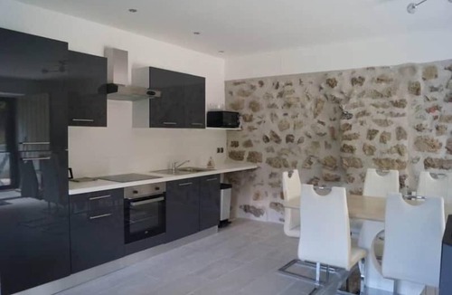 Usclades-et-Rieutord House | Le Refuge de la Loire opposite the river