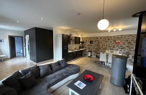 Usclades-et-Rieutord House | Le Refuge de la Loire opposite the river