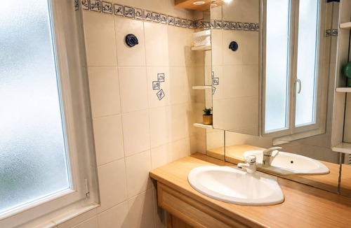 Issoudun Apartment | Le Saint-Roch: cosy apartment with private terrace in the heart of the city