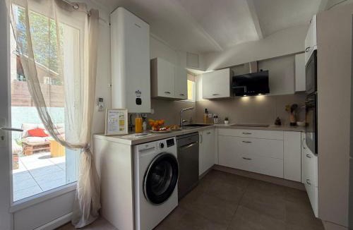 Route de Beaucaire Apartment | Le Soleya - Clim- Terrasse